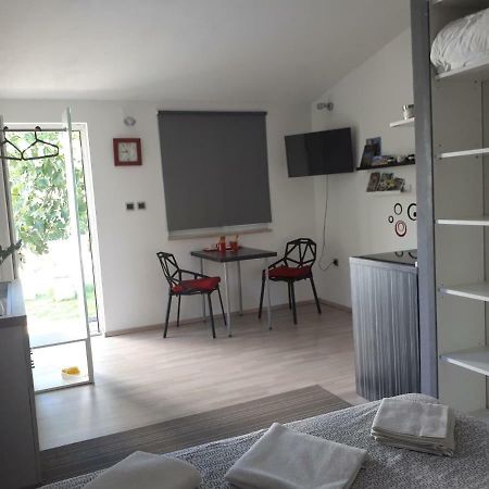 Studio Apartman Splash Pjescana Uvala Exterior foto